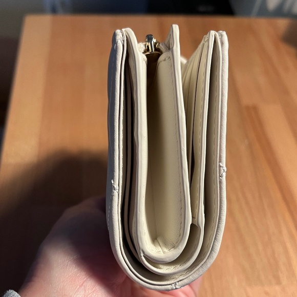 Kate Spade Carey Medium Compact Bifold Wallet in Parchment NWT - Picture 3 of 7